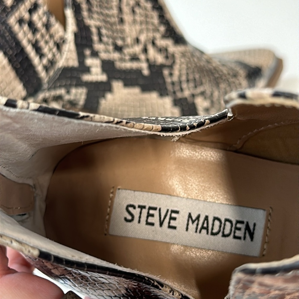 Steve Madden Cedar Snake Skin Print Ankle‎ Booties Size 8 - Picture 10 of 15